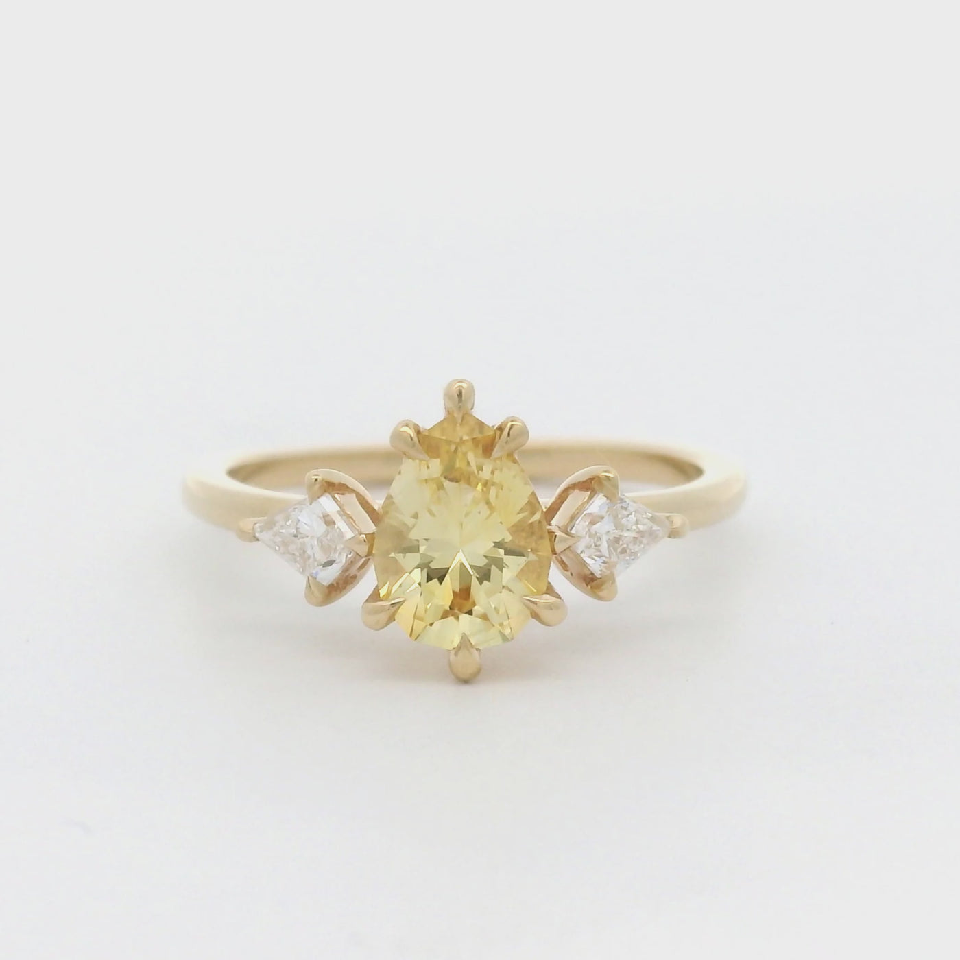 Yellow Sapphire Luzia Ring